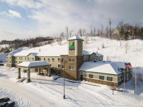 Гостиница Holiday Inn Express Houghton-Keweenaw, an IHG Hotel  Хоутон